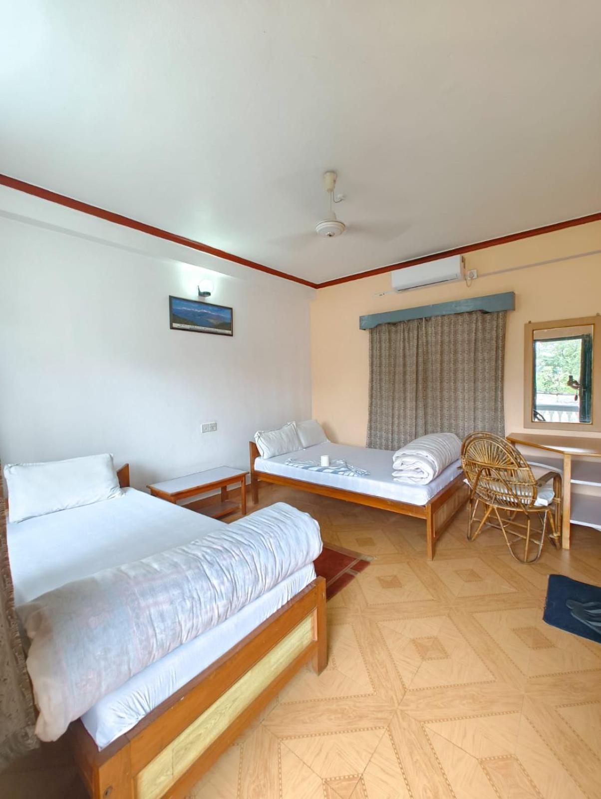 Hotel Mountain View - Lakeside Pokhara Esterno foto