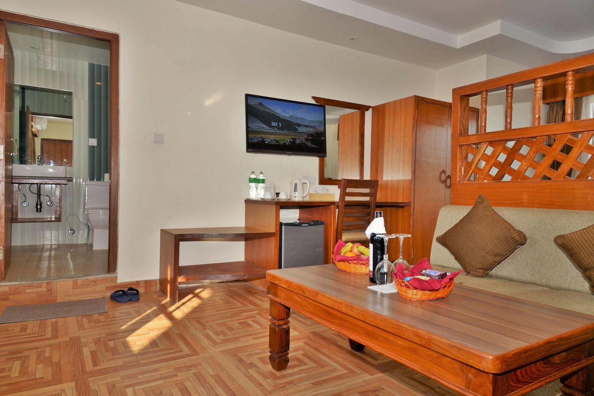 Hotel Mountain View - Lakeside Pokhara Esterno foto