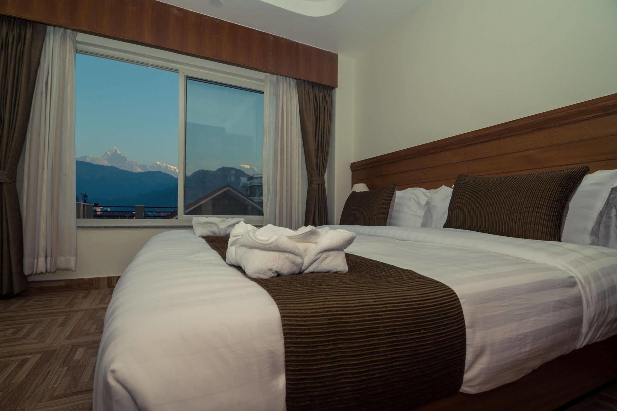 Hotel Mountain View - Lakeside Pokhara Esterno foto